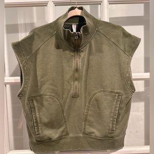 💚ANTHROPOLOGY💚 half zip pullover with cute pockets and side slit, washed…